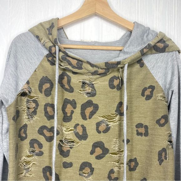 Mon Ami Hooded Leopard Distressed Long Sleeve Shirt Size Small - Picture 2 of 8